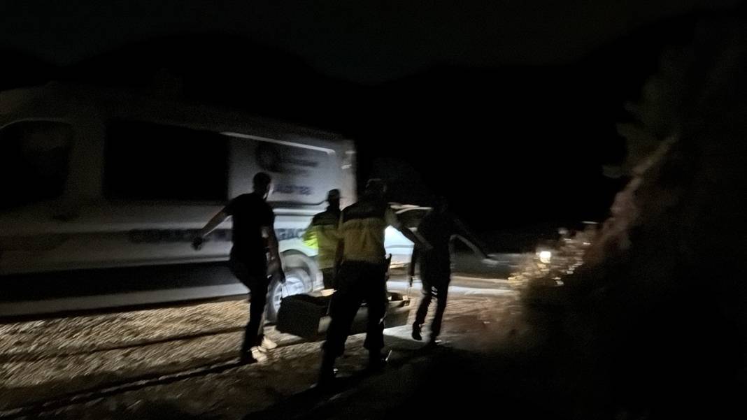 Kızıyla görüşen genci 13 yerinden bıçaklayarak öldürdü! 1
